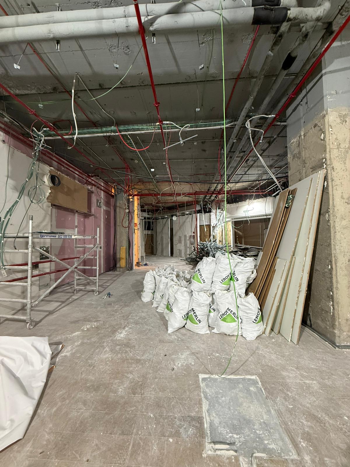 Instalaciones técnicas en local en obra